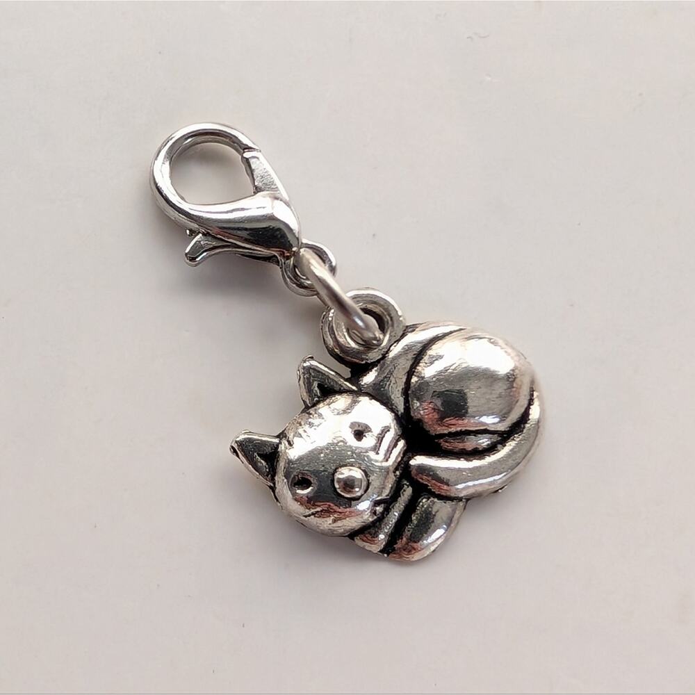 Vintage Silver Tone Collectible Cute Cat Kitty Mini Pendant Bracelet Charm